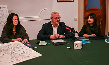 Bei einer Pressekonferenz zogen Bürgermeister Thomas Steiner, 2. Vizebürgermeisterin Charlotte Toth Kanyak und Grünen Klubobfrau Samara Sanchez Pöll Bilanz. 